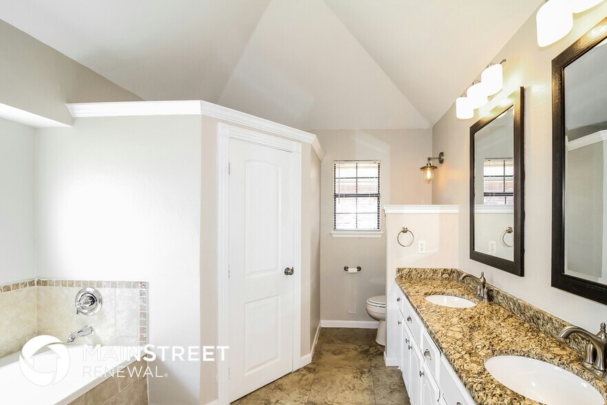 Building Photo - 6004 SE 85th St