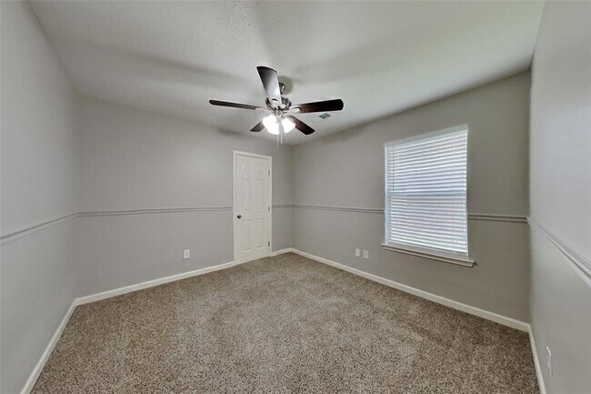 Building Photo - 7010 Apple Oak Ct