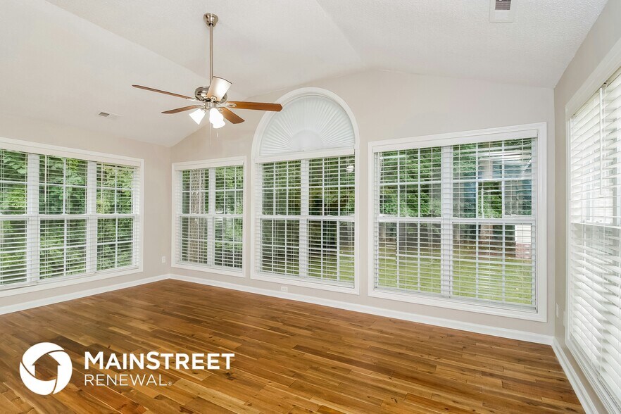 Building Photo - 4210 Clovelly Dr