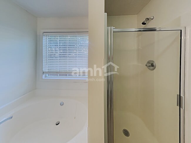 Building Photo - 3212 Grandiflora Pl