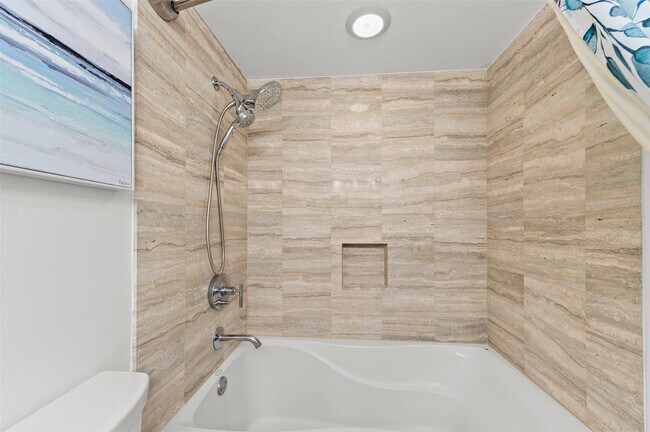 Building Photo - 209 N Fort Lauderdale Beach Blvd