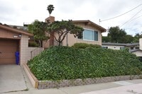Building Photo - 4 Bedroom 2.5 Bathroom Home, Newly renovat...
