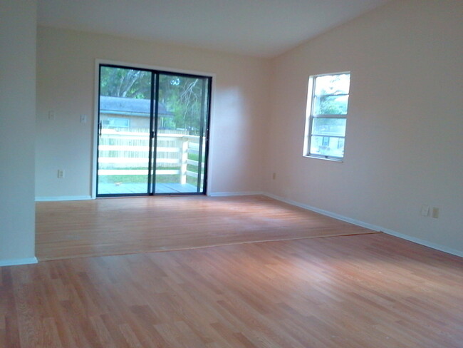 Building Photo - 3BR/2BA Home w/ a Deck!! NO APPLICATION FEE!