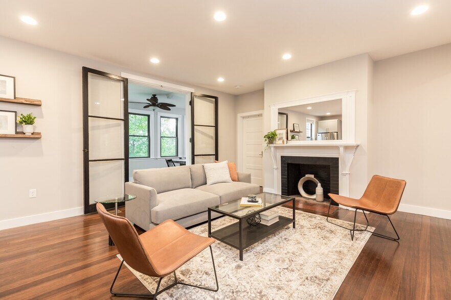 Primary Photo - 65 Beech Glen St