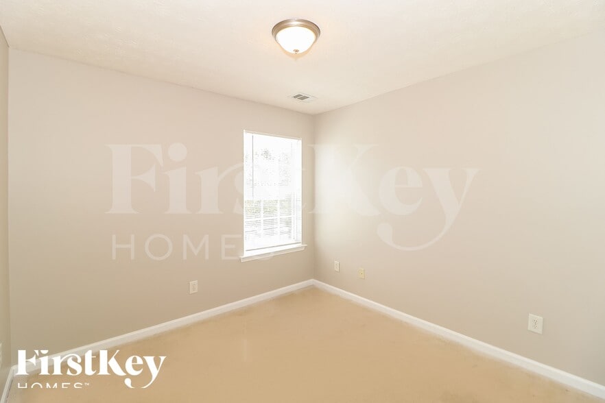 Building Photo - 5220 Sky Ridge Way