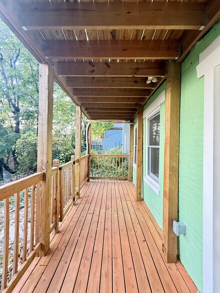 Building Photo - 39 E Clifton Ave