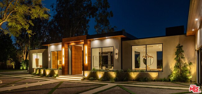 Building Photo - 12752 Mulholland Dr