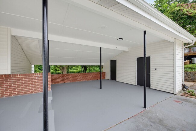 Building Photo - Fantastic Renovation in Smyrna!