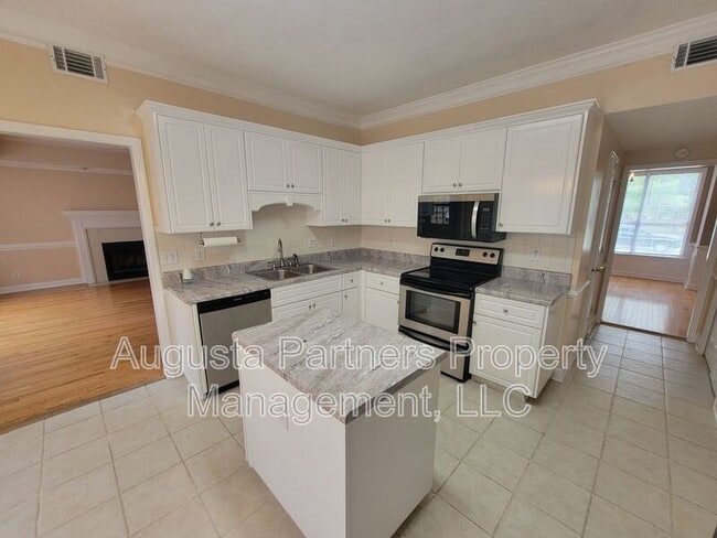 Building Photo - 1063 Waltons Pass