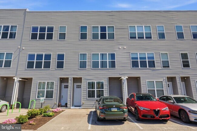 Building Photo - 516 W Montgomery Ave