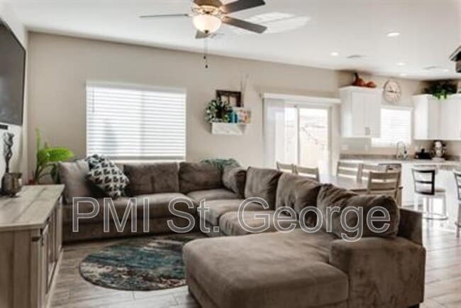 Building Photo - 1001 W Curly Hollow Dr