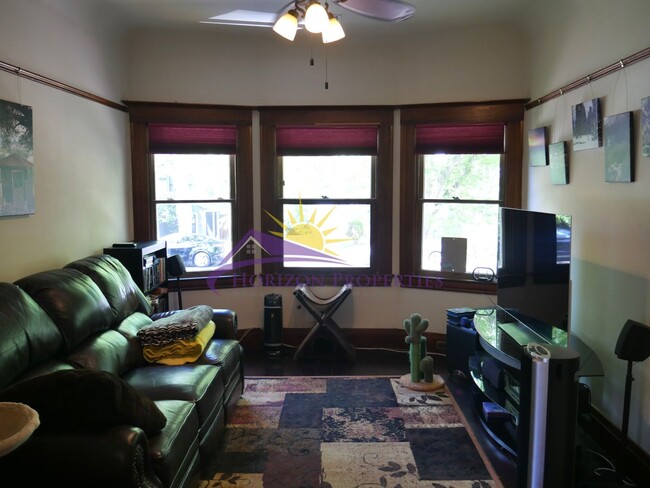 Building Photo - Unique 3 Bed 2 Bath 1,359 Sq. Ft. Midtown ...