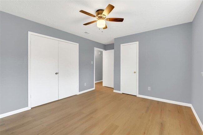 Building Photo - 4534 Towergate Dr