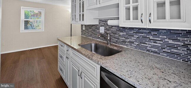 Building Photo - 5449 Mystic Ct
