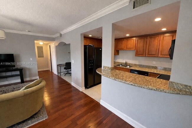 Building Photo - 101 Sidonia Ave