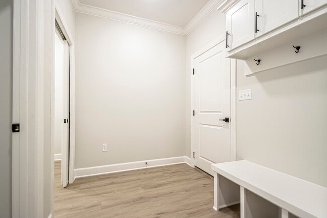 Building Photo - 306 Kanis Ridge Dr