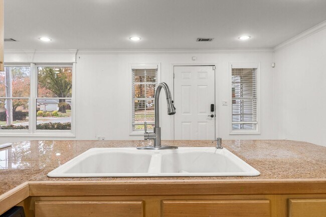 Building Photo - Charming Midtown Little Rock Home on Corner Lot – 3BR/2BA + Garage