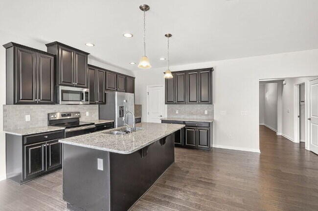 Building Photo - Charming 4-Bedroom Retreat with Cozy Fireplace in Fountain Inn
