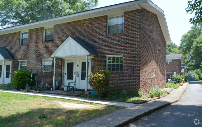 Building Photo - Hilliard Sqaure