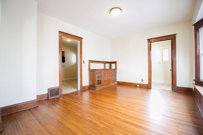 Building Photo - 2122 Airport Hwy