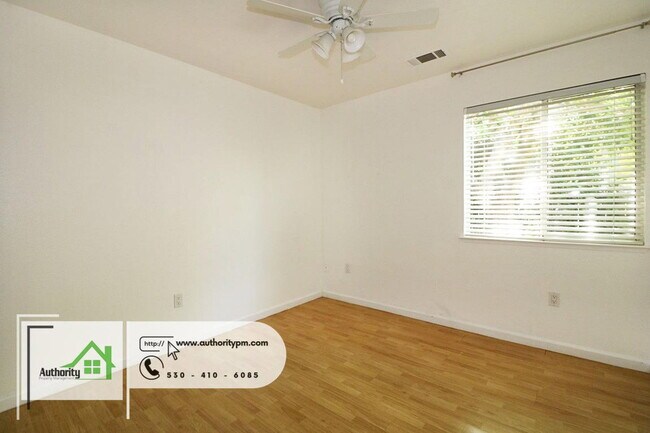 Building Photo - 2151 Hemingway St