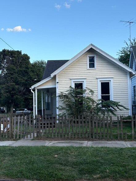 Primary Photo - 1142 Page St