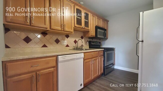 Building Photo - 900 Governors Dr