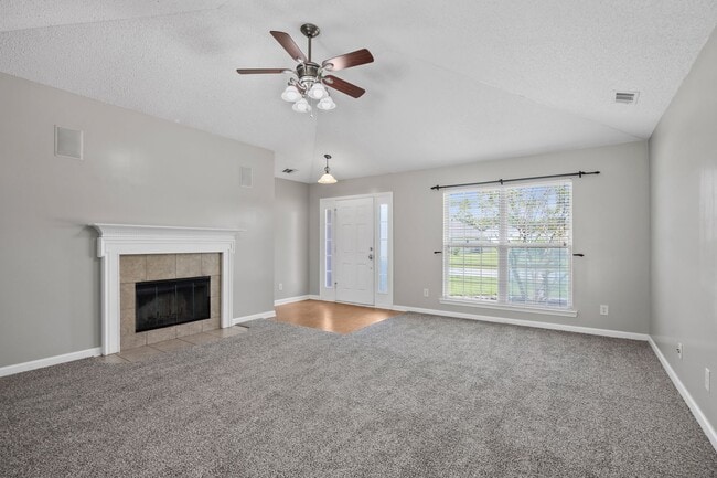 Building Photo - 115 Nandina Wy