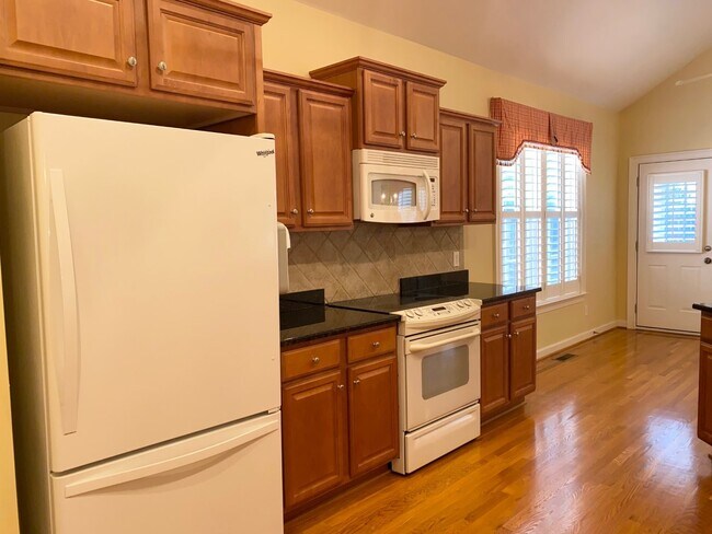 Building Photo - 606 Trillium Ct