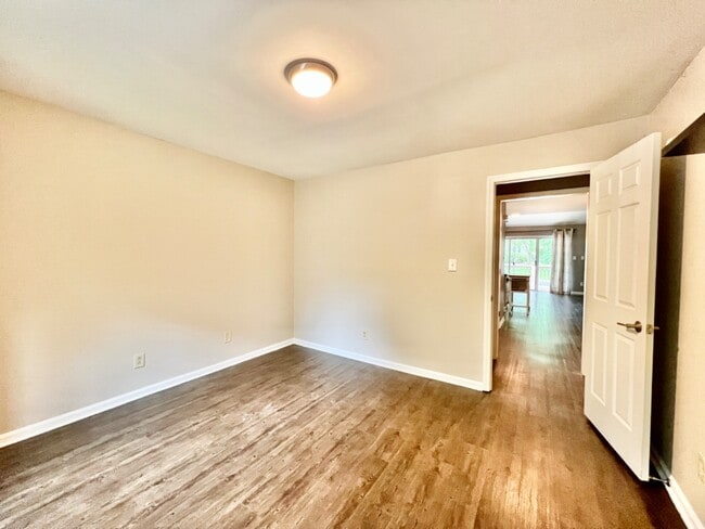 Building Photo - Low cost living