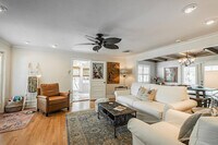 Building Photo - 1750 Bayview Dr