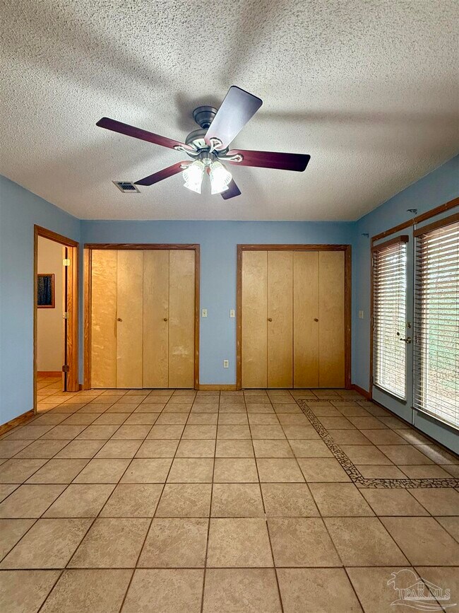 Building Photo - 7769 Lakeside Dr