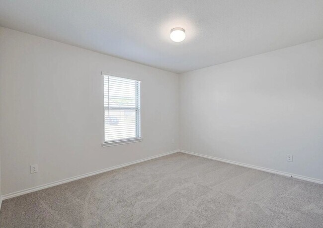Building Photo - Charming 3BR House in Crowley