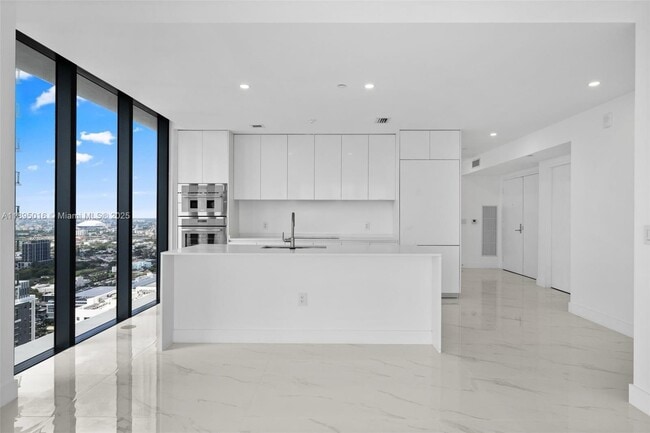 Building Photo - 700 NE 24 # 3707 MIAMI, FL 33137