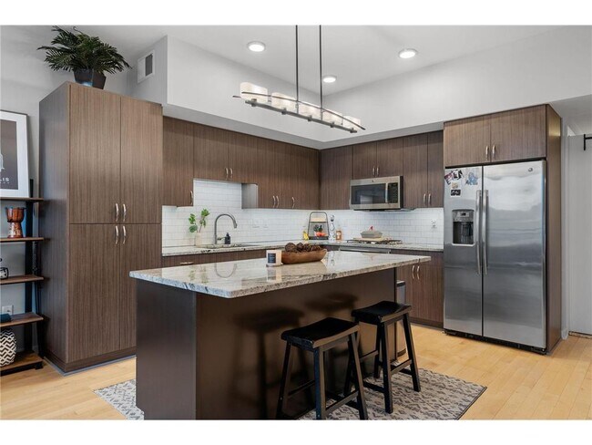 Building Photo - 740 Portland Ave