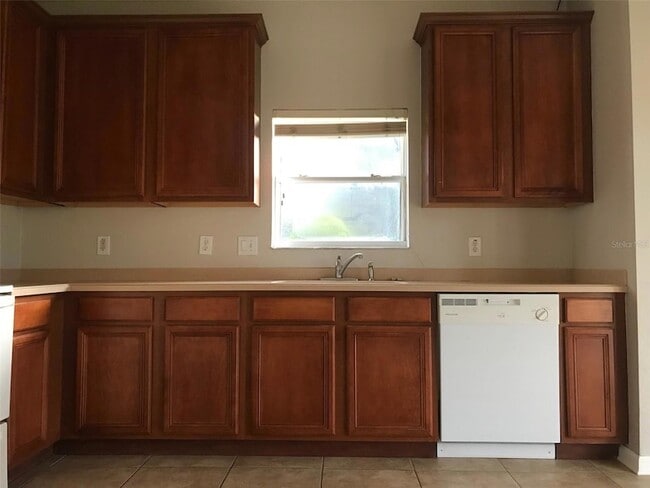 Building Photo - 420 Moss View Cir