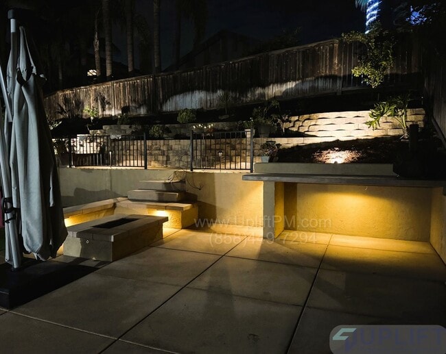 Building Photo - Beautiful 3-Bedroom Home Near Parks, Shopp...