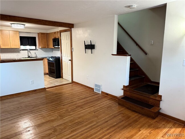 Building Photo - 161 Pullman Ave