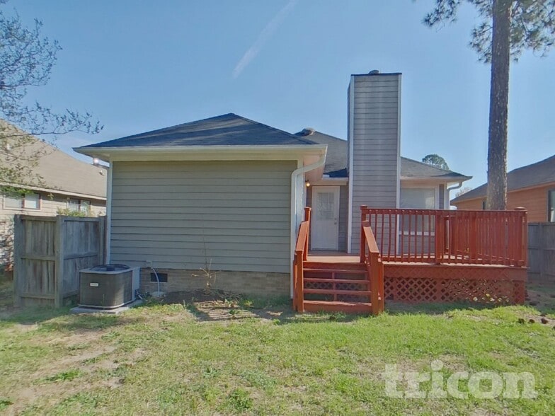 Building Photo - 136 Westport Dr