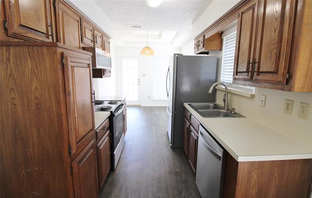 Building Photo - 1234 Mockingbird Ln