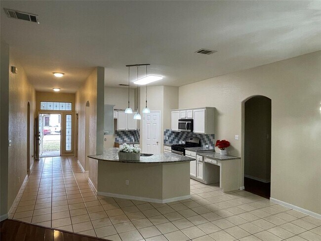 Building Photo - 1412 Firebush Dr