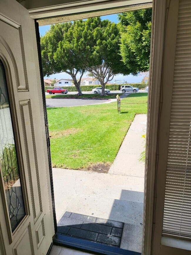 Building Photo - Sharp Townhouse on Victoria Avenue across from the Marina