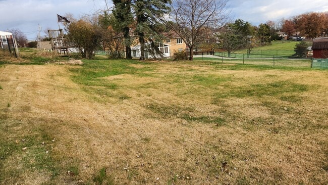 Building Photo - 4521 Gardenville Rd