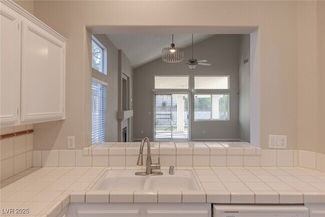 Building Photo - 52 Durango Station Dr