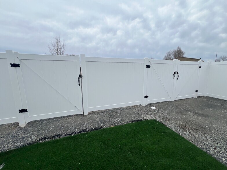 Building Photo - 119 Grant Dr