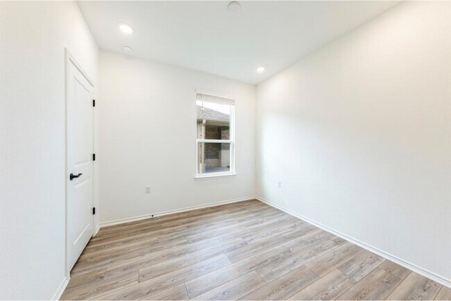 Building Photo - 201 Coachsmith St