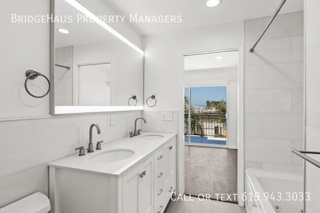 Building Photo - Stunning 3-Bedroom Condo + Bonus Room & Pa...