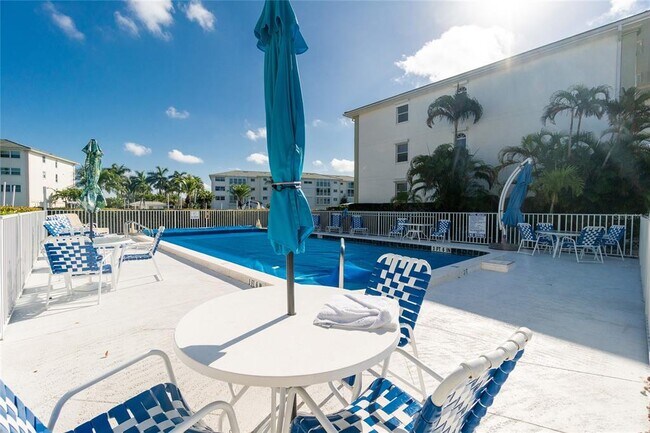 Building Photo - 130 Breakers Ct