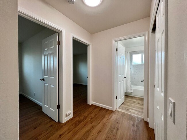 Building Photo - MAI1880-1884