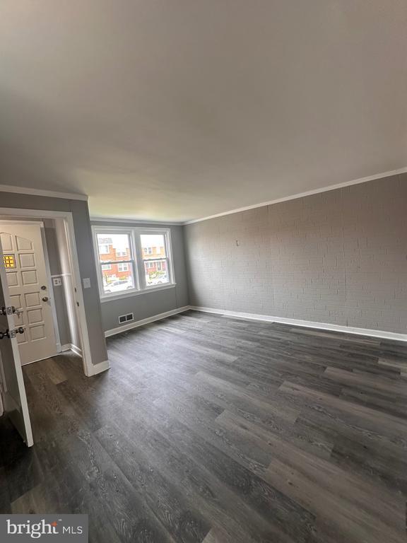 Building Photo - 3725-FLOOR-3725-FLOO1 Bonview Ave